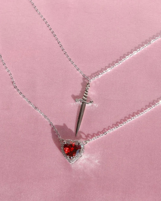 Collar Espada Corazón Pareja + Caja de Regalo ⚔️❤️✨
