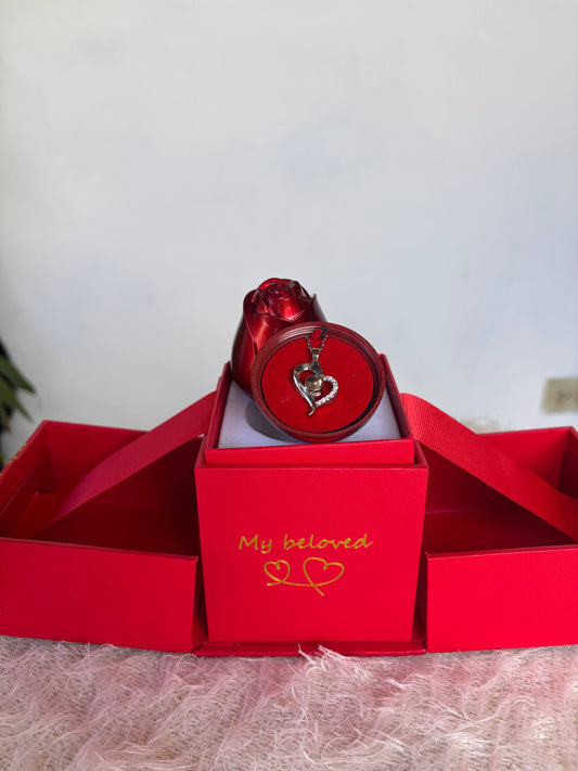 Collar “Te Amo” en 100 Idiomas + Caja de Lujo 1 Rosa ❤️🌹✨