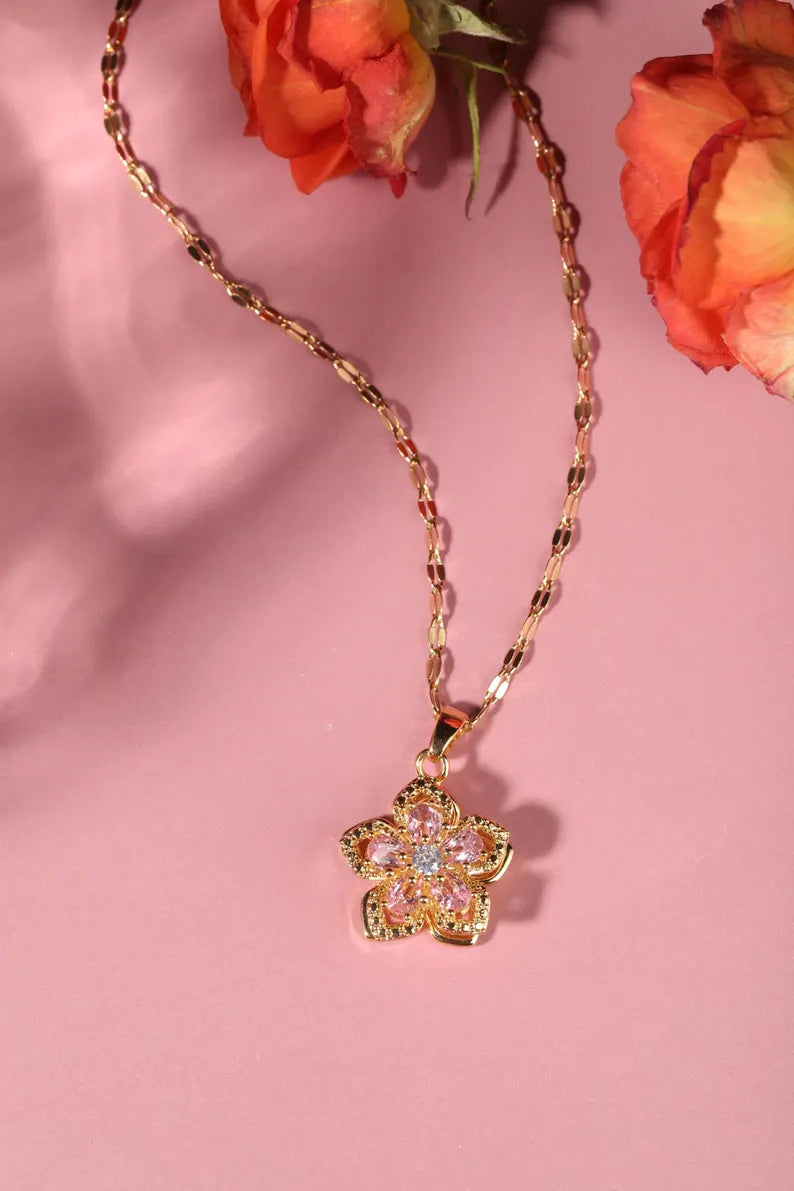 Collar Flor Rosada + Caja de Regalo 🌸✨