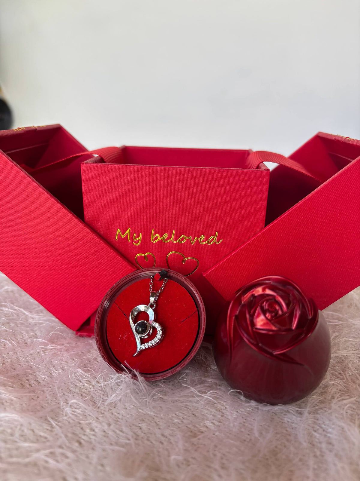 Collar “Te Amo” en 100 Idiomas + Caja de Lujo 1 Rosa ❤️🌹✨