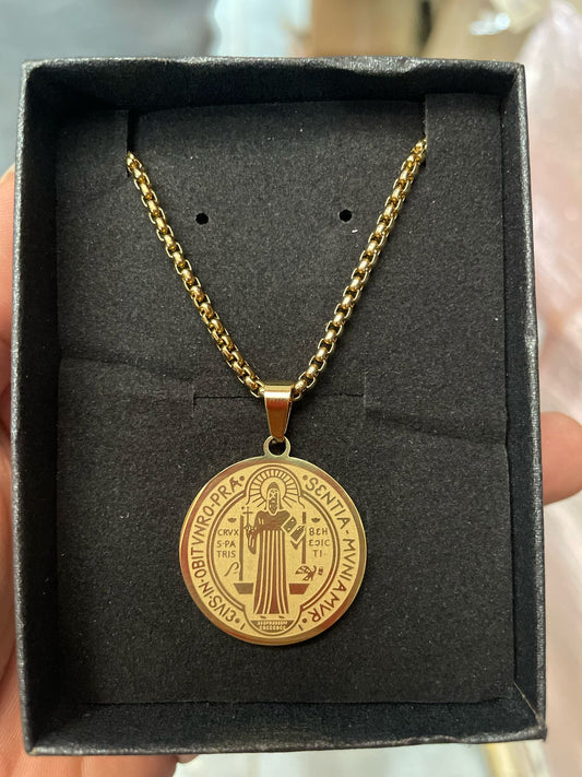 Collar Sello San Benito + Caja de Regalo ✨🙏🎁